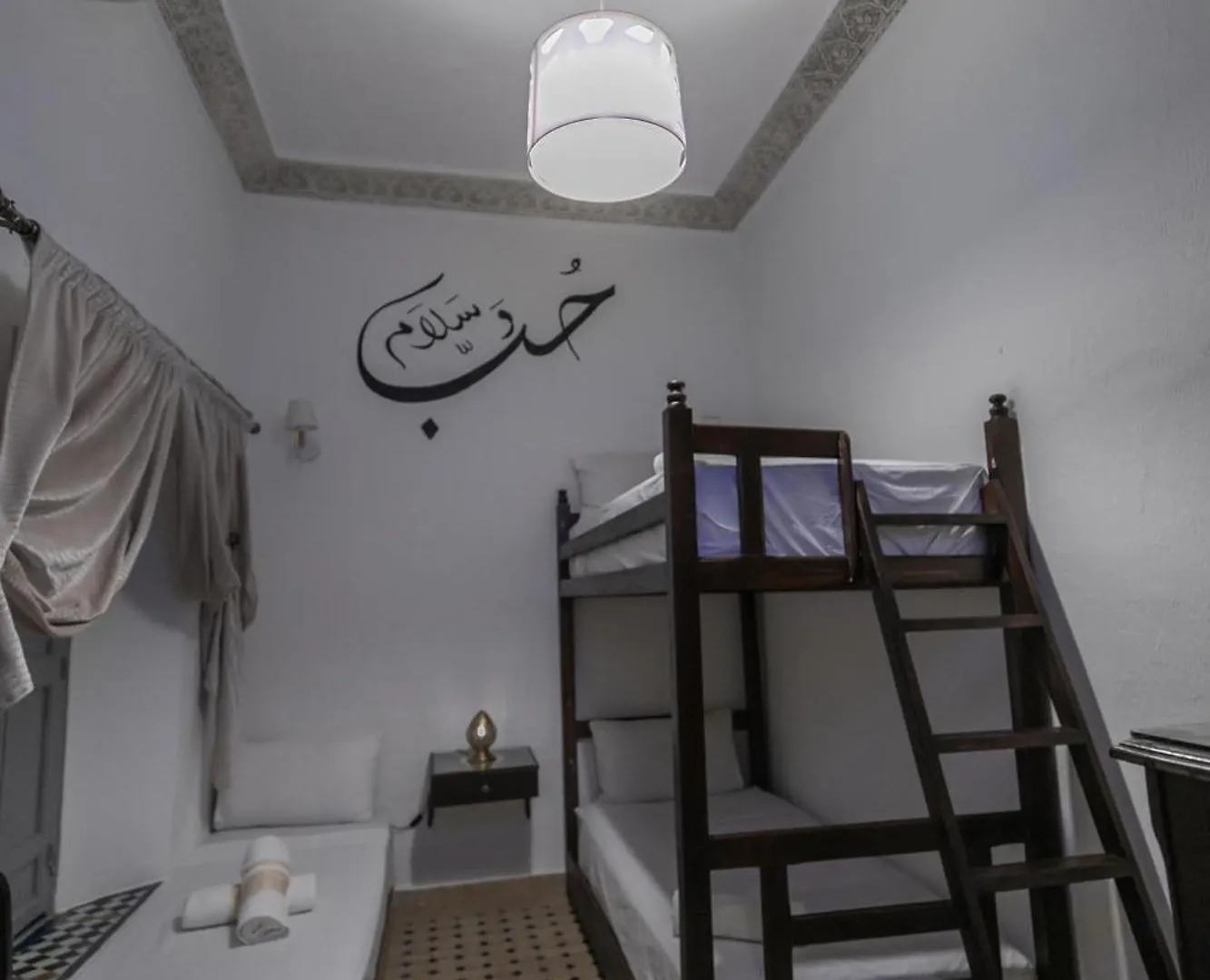 Riad Nayum فاس